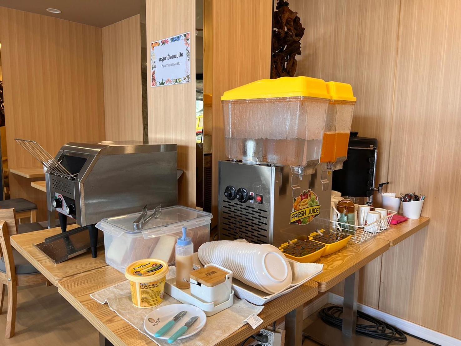 Berich Hotel Tak Ngoại thất bức ảnh