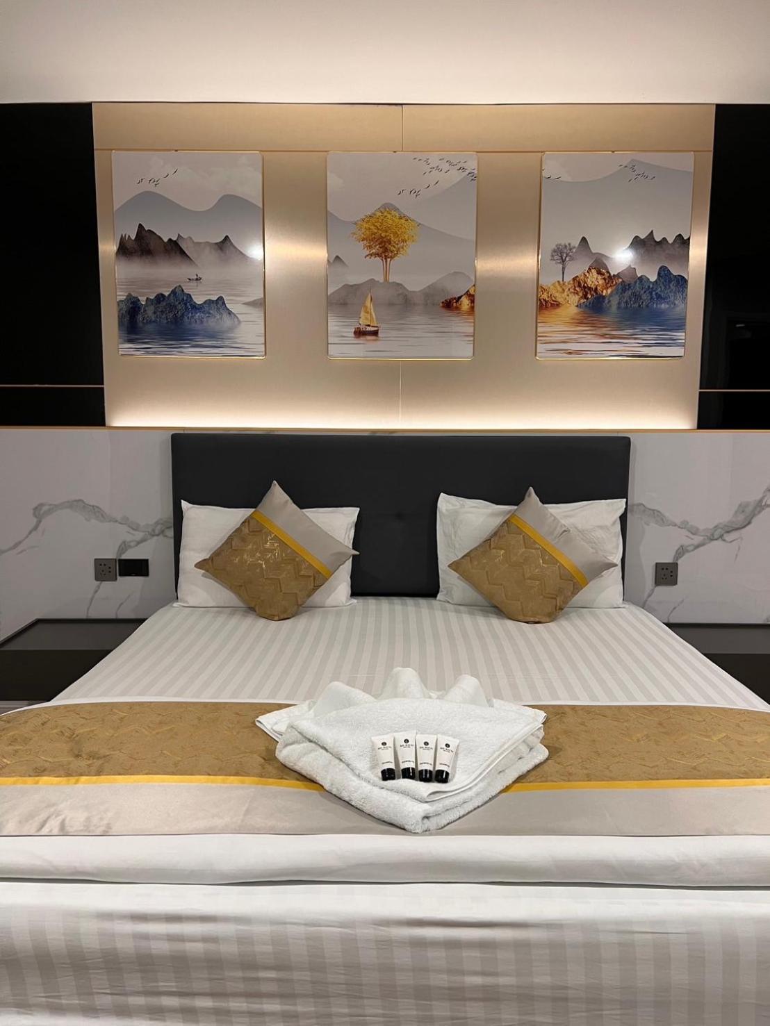 Berich Hotel Tak Ngoại thất bức ảnh