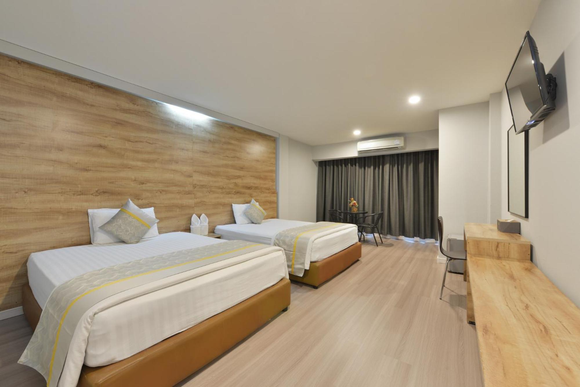 Berich Hotel Tak Ngoại thất bức ảnh